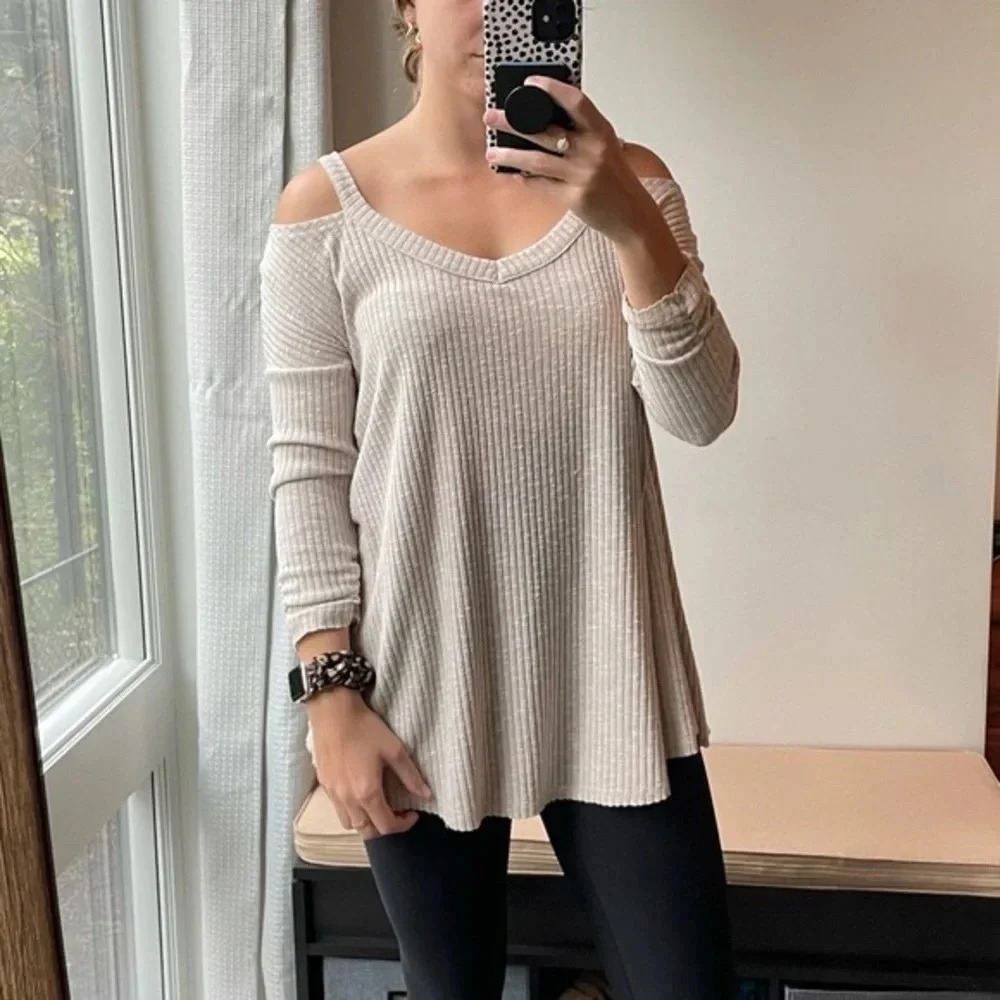 Umgee Top Tunic Women’s M Beige Cold Shoulder Waffle Knit Thermal Loungewear